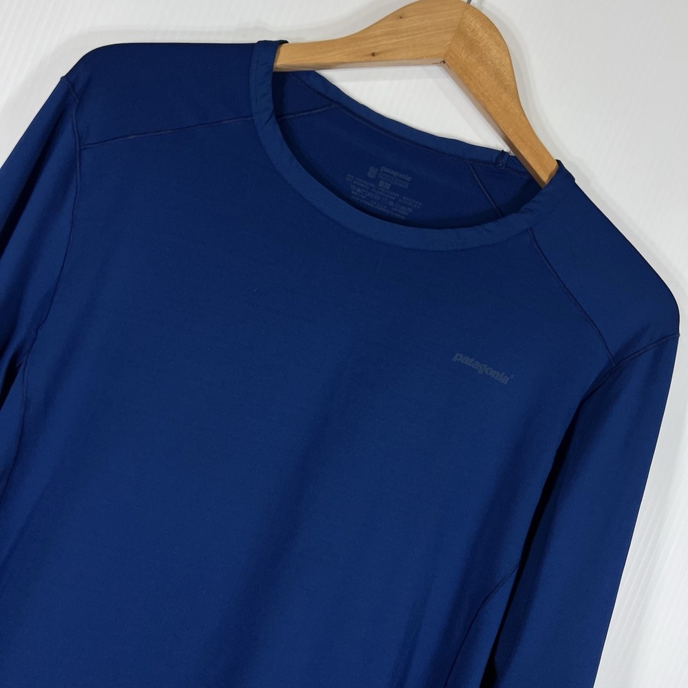 Patagonia Men's Long Sleeve Shirt Size Large Blue Base Layer Crew Neck